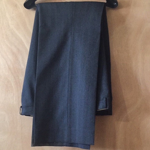 Grey suit with red pinstripes - Picture 8 of 12